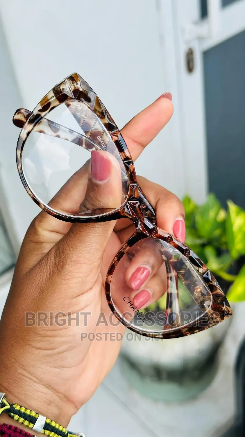 Miwani Inafaaa Kuweka Lens