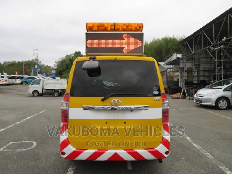 Toyota Noah 2010 Yellow