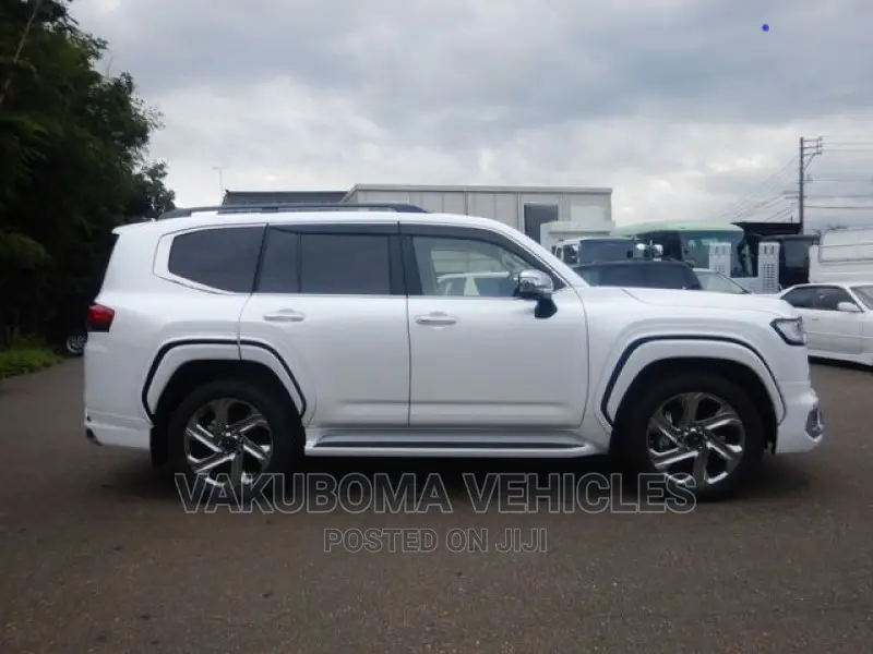 Toyota Land Cruiser Prado 2022 Pearl