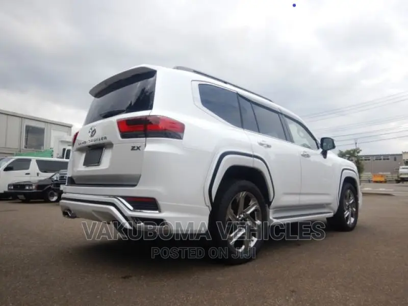 Toyota Land Cruiser Prado 2022 Pearl