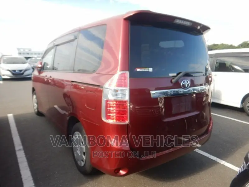 Toyota Noah 2007 Burgundy