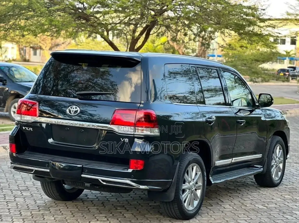 Toyota Land Cruiser 4.5 V8 VXR 2017 Black