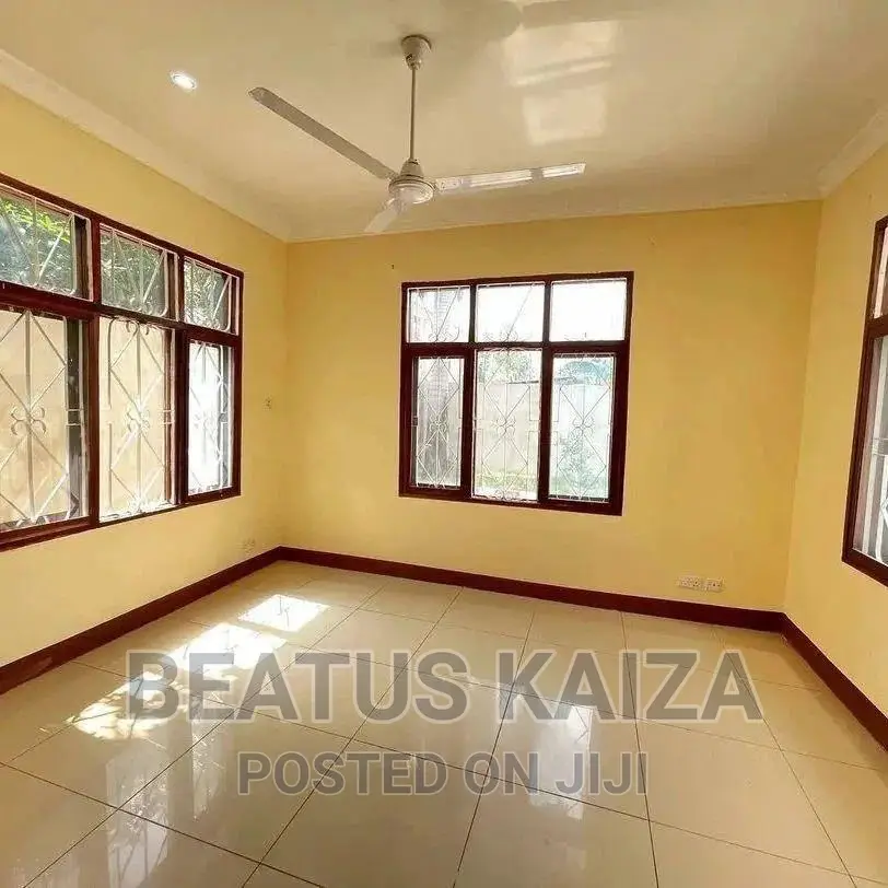 4bdrm Bungalow in Bahari Beach, Mbezi for sale