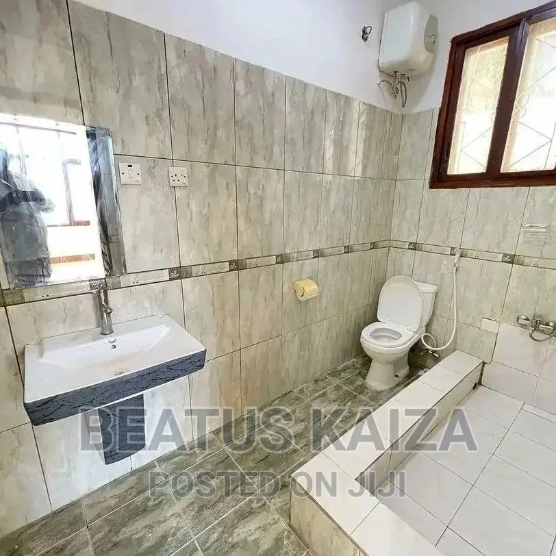 4bdrm Bungalow in Bahari Beach, Mbezi for sale