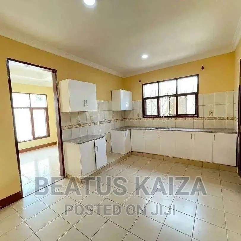 4bdrm Bungalow in Bahari Beach, Mbezi for sale