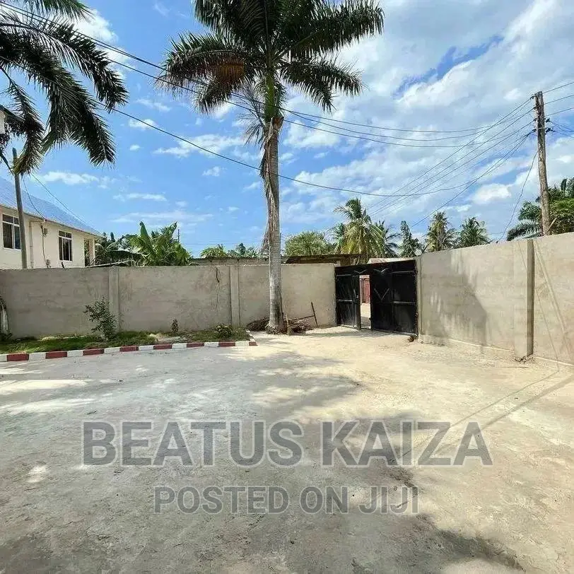 4bdrm Bungalow in Bahari Beach, Mbezi for sale