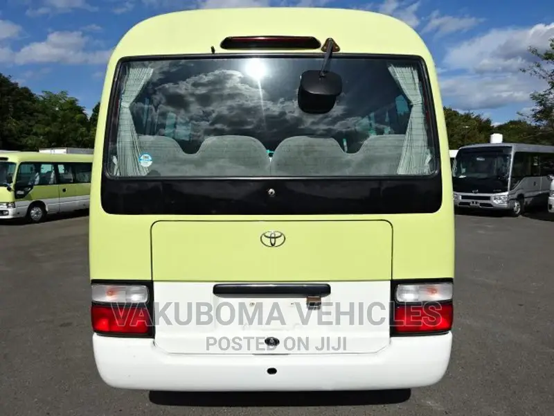 Toyota Coaster 2006 Yellow