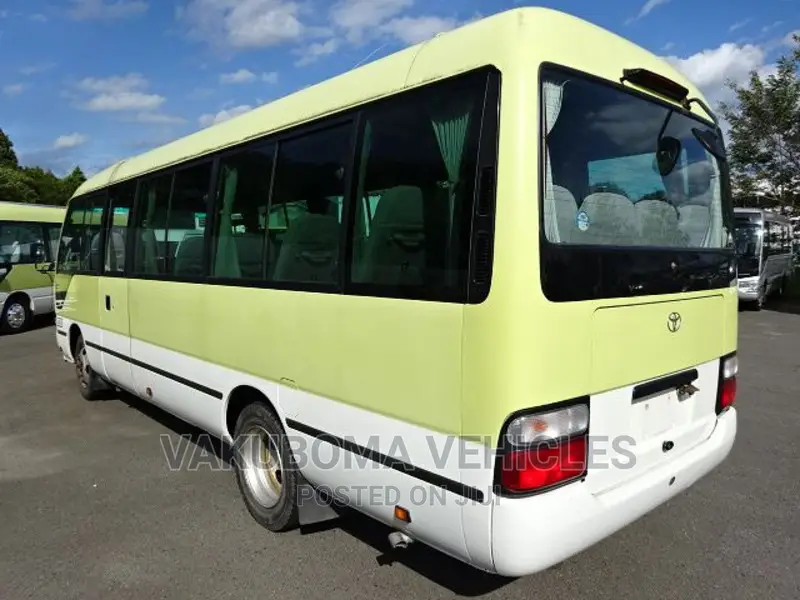 Toyota Coaster 2006 Yellow