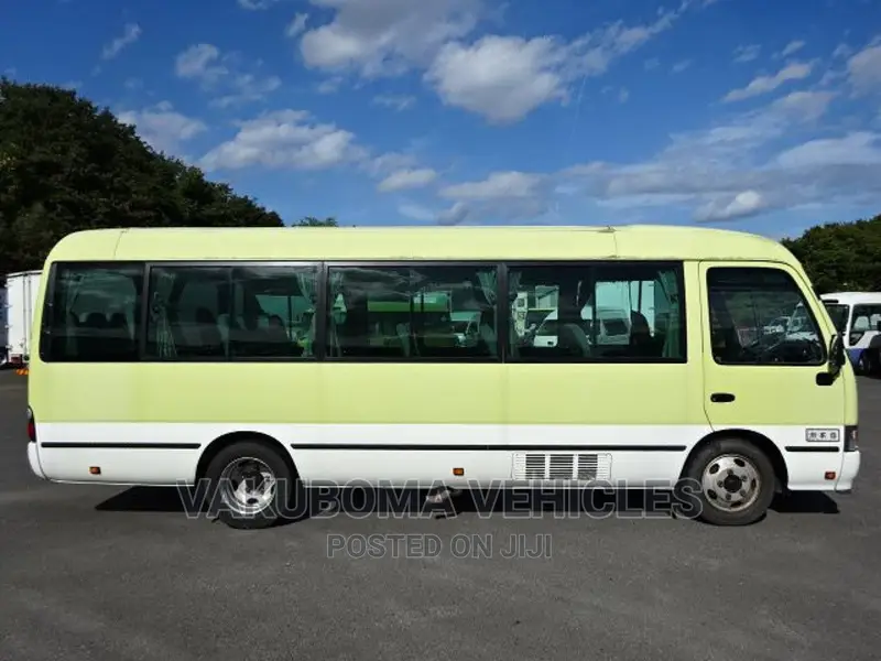 Toyota Coaster 2006 Yellow