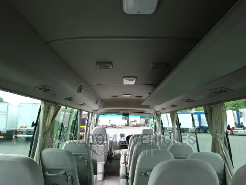 Toyota Coaster 2006 Yellow