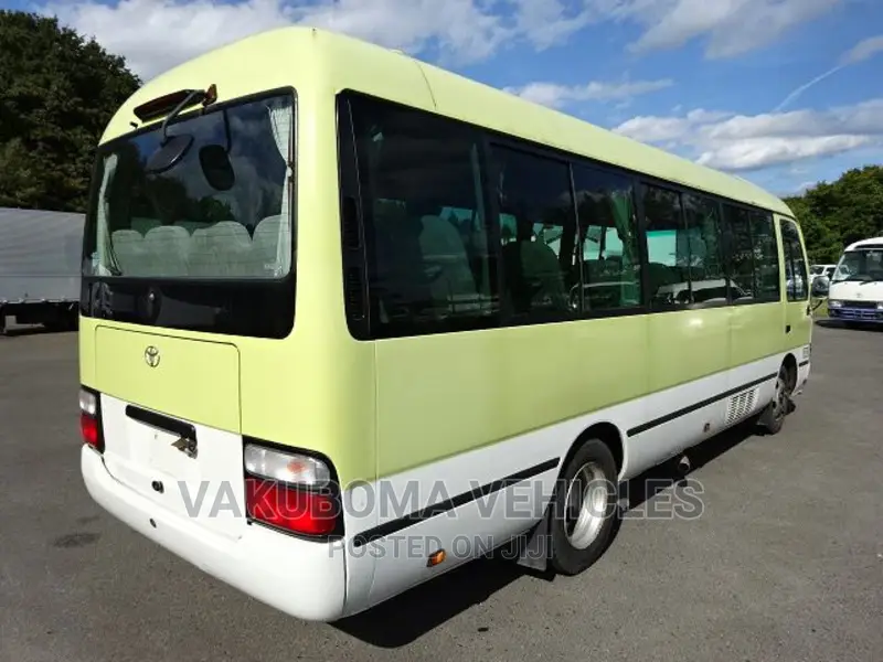 Toyota Coaster 2006 Yellow