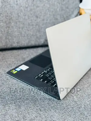 New Laptop Dell XPS 15-9570 8GB Intel Core I5 SSD 1T
