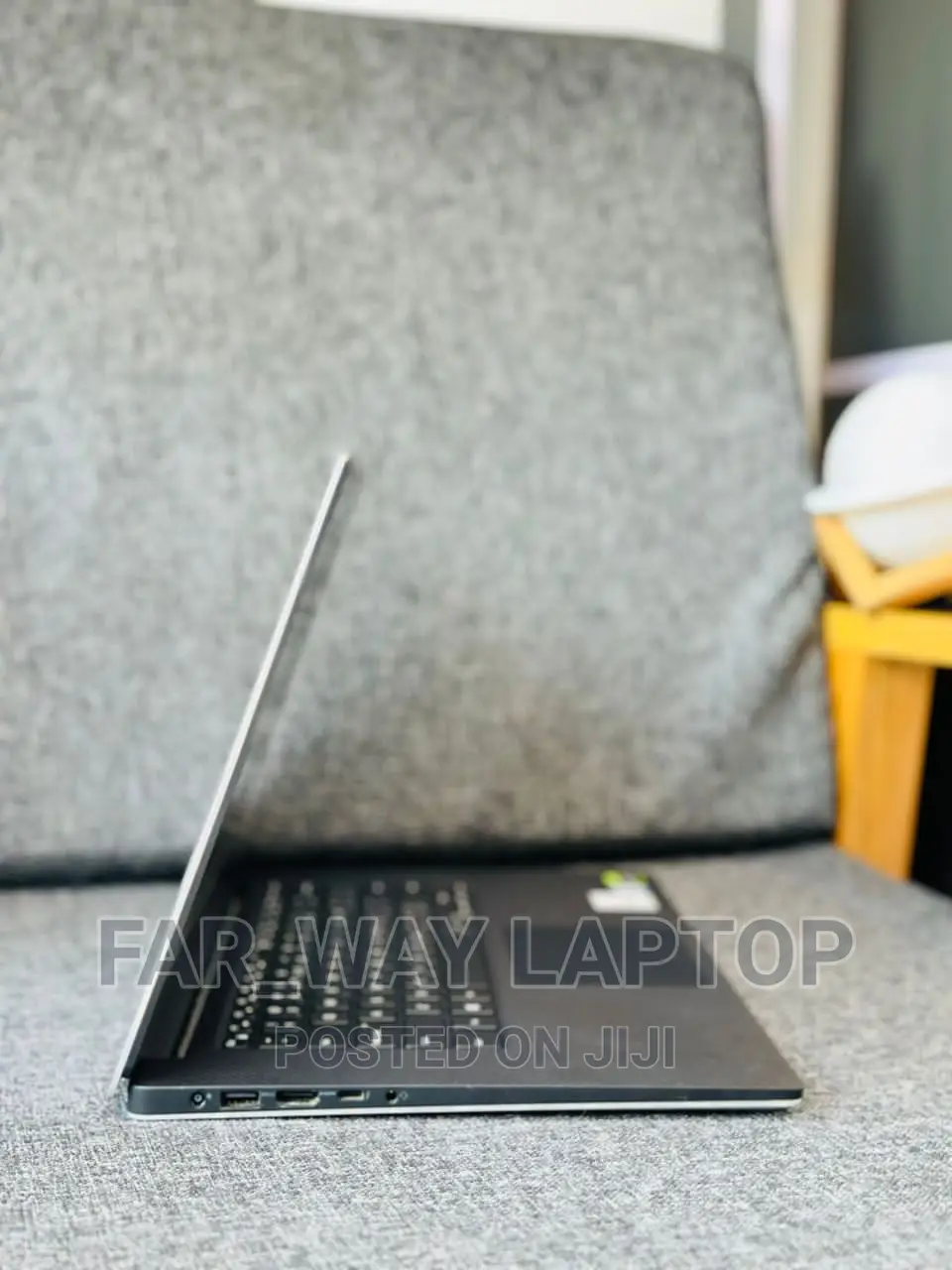 New Laptop Dell XPS 15-9570 8GB Intel Core I5 SSD 1T