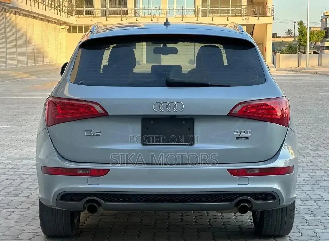Audi Q5 2.0 TDI Automatic 2010 Silver