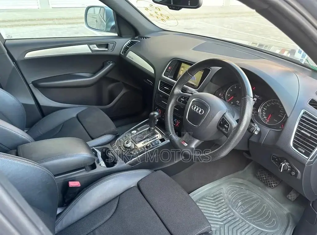 Audi Q5 2.0 TDI Automatic 2010 Silver