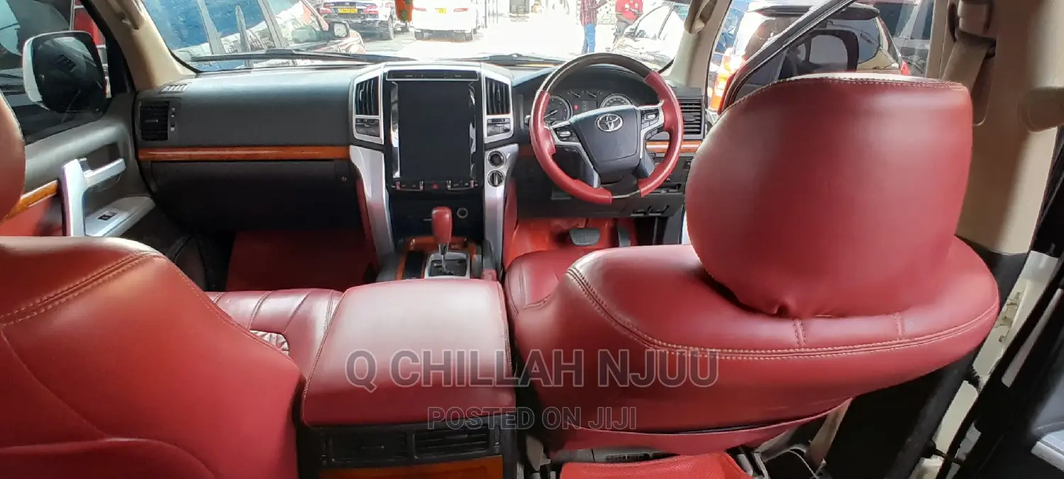 Toyota Land Cruiser Prado 2010 White