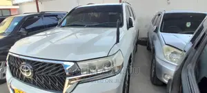 Toyota Land Cruiser Prado 2010 White