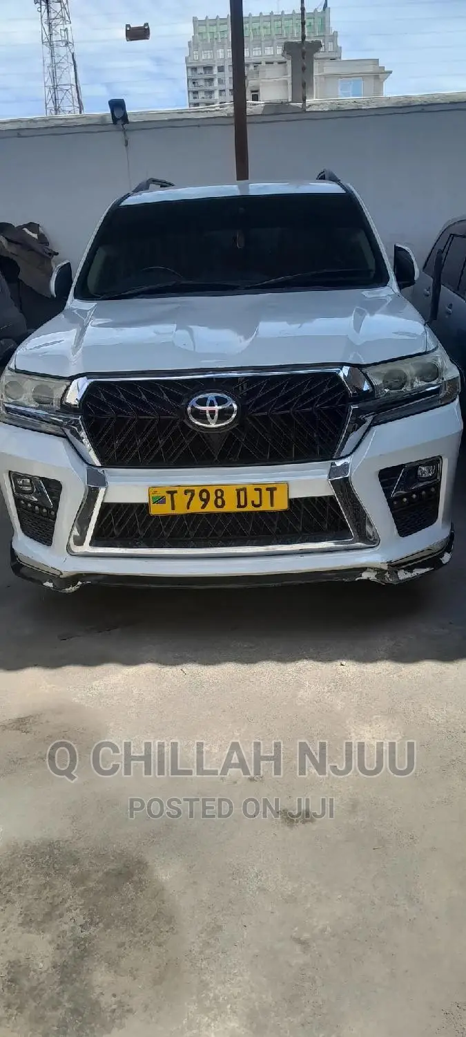 Toyota Land Cruiser Prado 2010 White