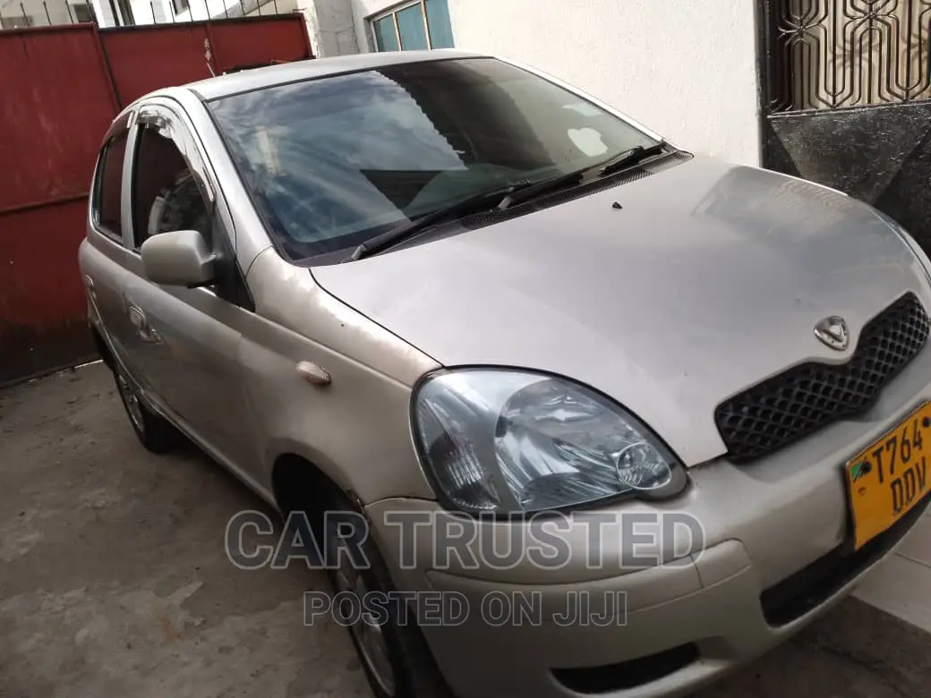 Toyota Vitz 1.3 FWD 5dr 2002 Silver