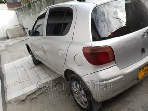 Toyota Vitz 1.3 FWD 5dr 2002 Silver