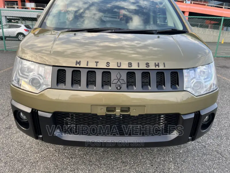 Mitsubishi Delica 2011 Brown