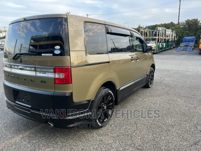 Mitsubishi Delica 2011 Brown