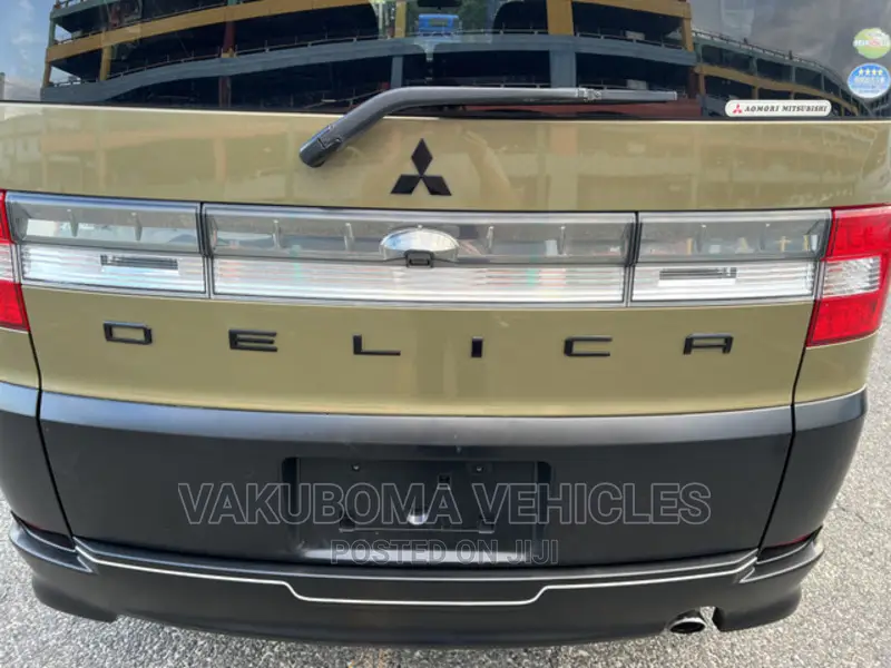 Mitsubishi Delica 2011 Brown