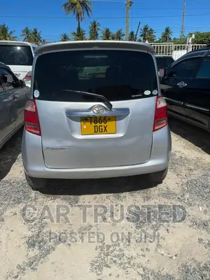Toyota Ractis 1.5 AWD 2006 Silver