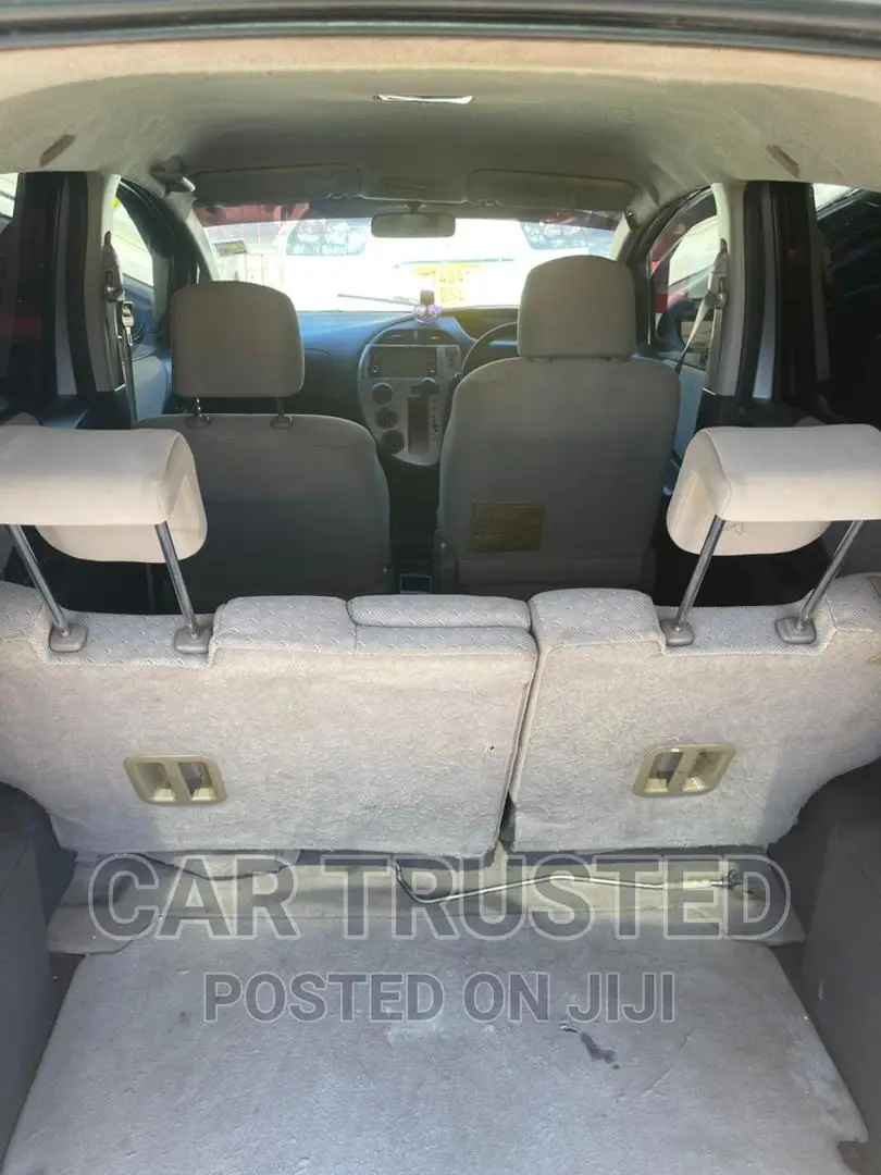Toyota Ractis 1.5 AWD 2006 Silver