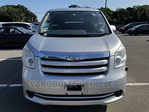 Toyota Noah 2007 Silver