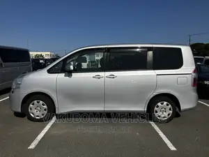 Toyota Noah 2007 Silver