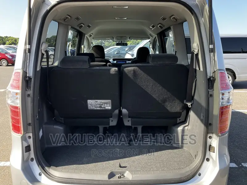 Toyota Noah 2007 Silver