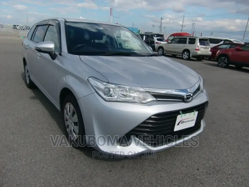 Toyota Corolla Fielder 2016 Silver