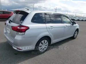 Toyota Corolla Fielder 2016 Silver