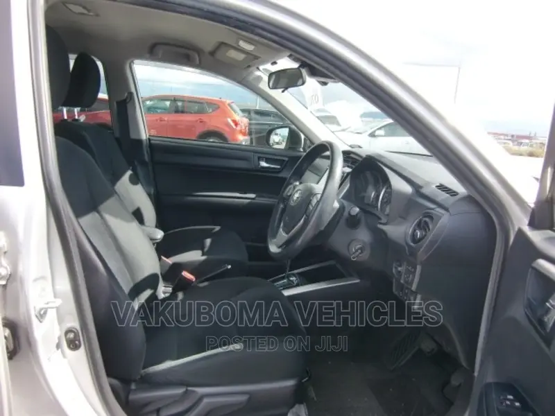 Toyota Corolla Fielder 2016 Silver