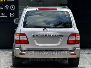 Toyota Land Cruiser 2000 Silver