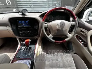 Toyota Land Cruiser 2000 Silver