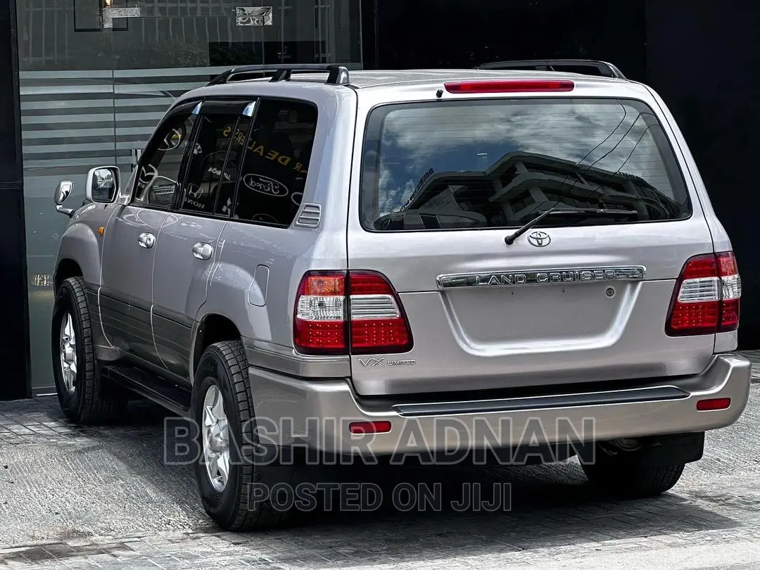 Toyota Land Cruiser 2000 Silver
