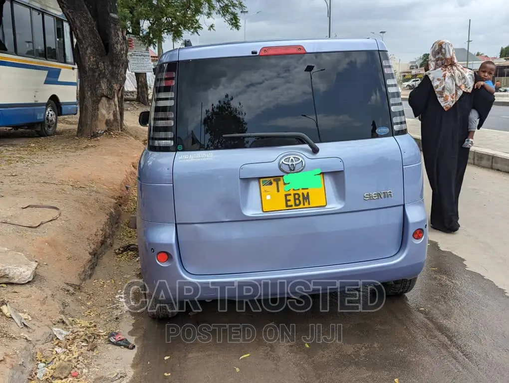 Toyota Sienta 1.5 FWD 2006 Blue
