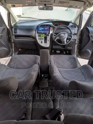 Toyota Ractis 1.5 AWD 2006 Gray