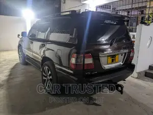 Toyota Land Cruiser HDJ 100 2000 Brown