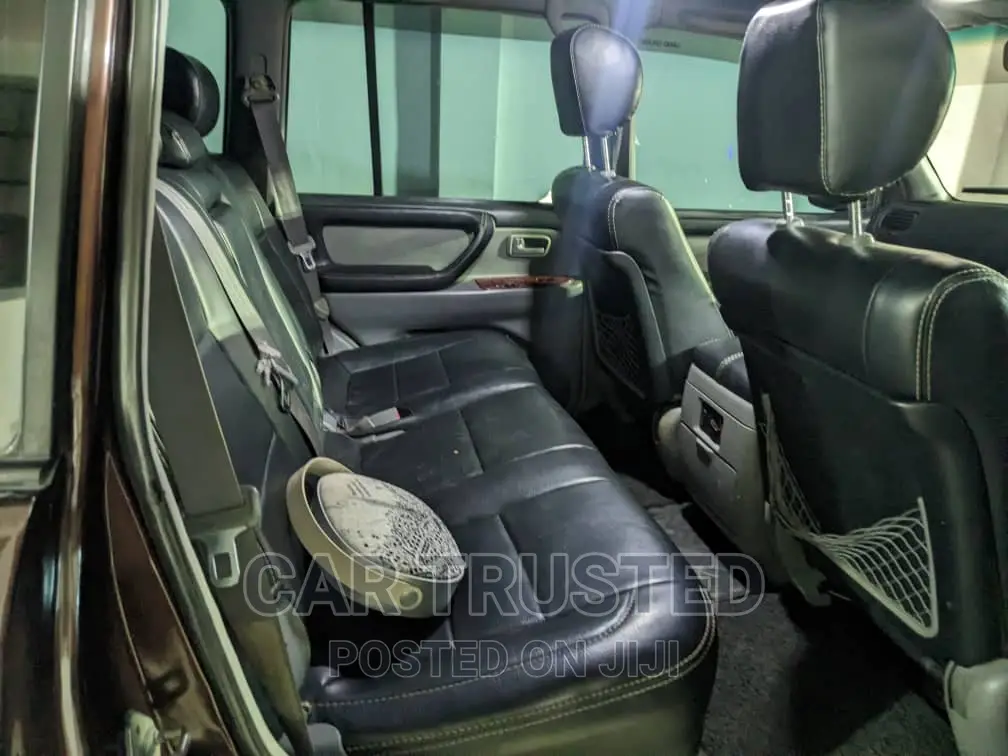 Toyota Land Cruiser HDJ 100 2000 Brown