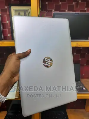 Laptop HP 15-Da2933nia 8GB Intel Core I5 SSD 256GB