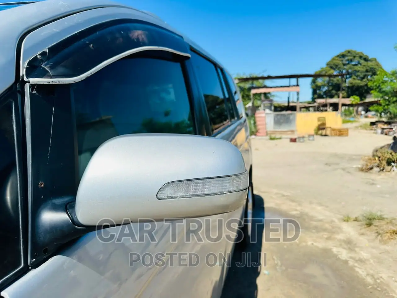 Toyota ISIS 1.8 L 2005 Silver