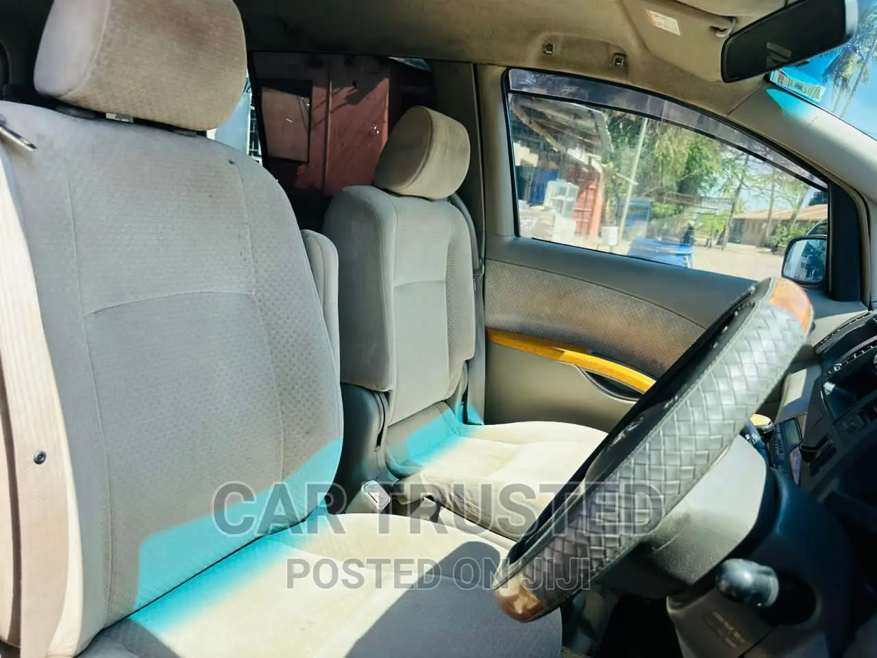Toyota ISIS 1.8 L 2005 Silver