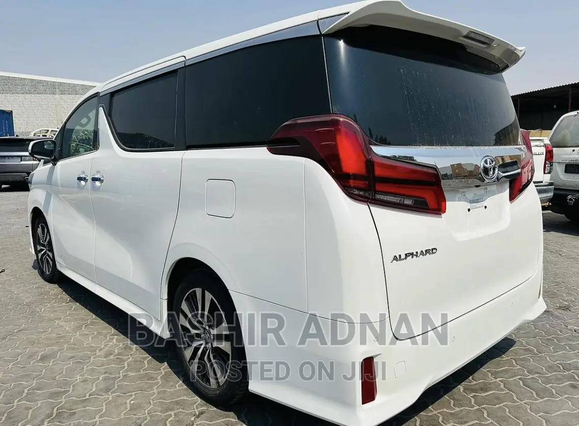 Toyota Alphard 2021 Pearl
