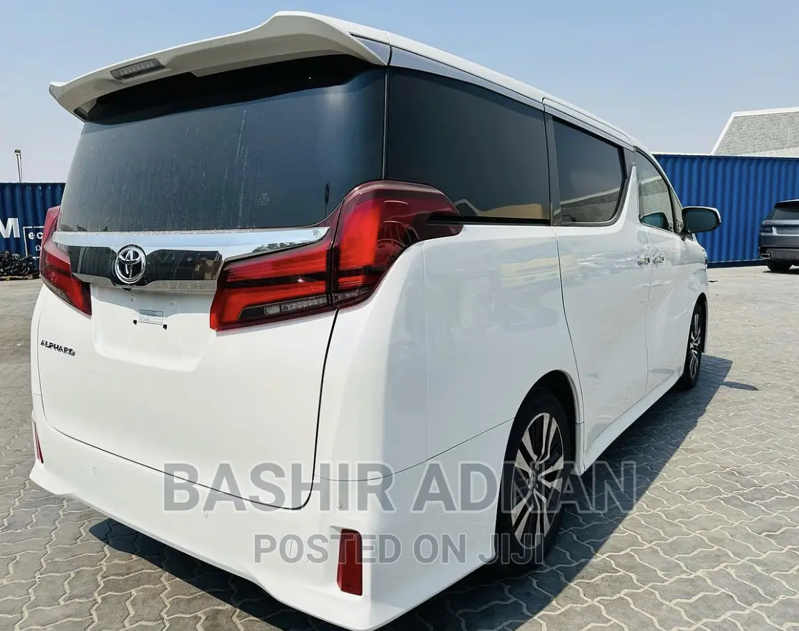 Toyota Alphard 2021 Pearl