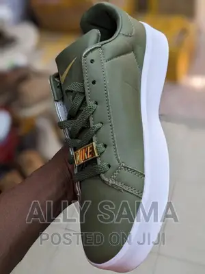 Mens Sneakers Nike Green