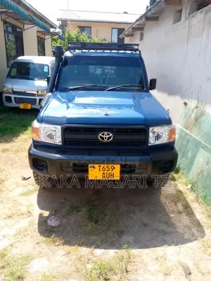 Toyota Land Cruiser 2007 Blue
