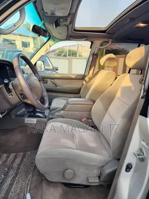 Toyota Land Cruiser 2000 Gray